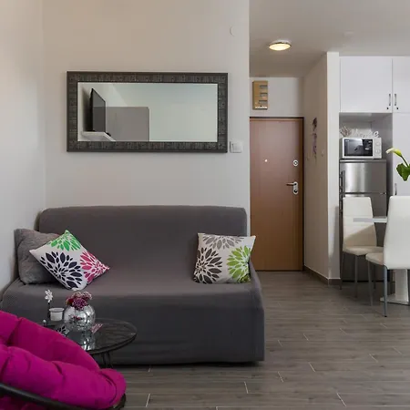 Apartment South Side *