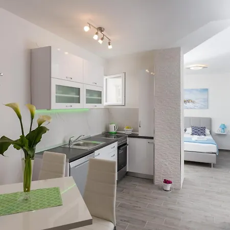 South Side Apartment *